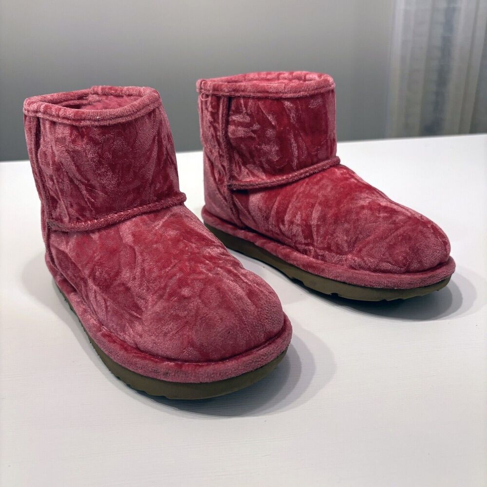 UGG Women's Classic Mini II Pink‎ 3 Raspberry Wool Velvet Boots 1142070K Size 2
